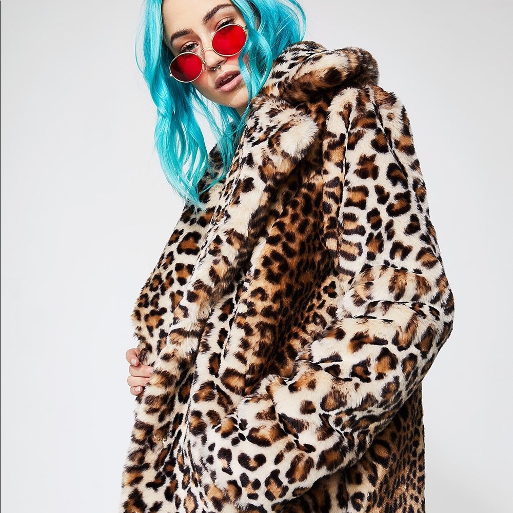 BRAND NEW W TAG- GORGEOUS leopard faux fur 🐆